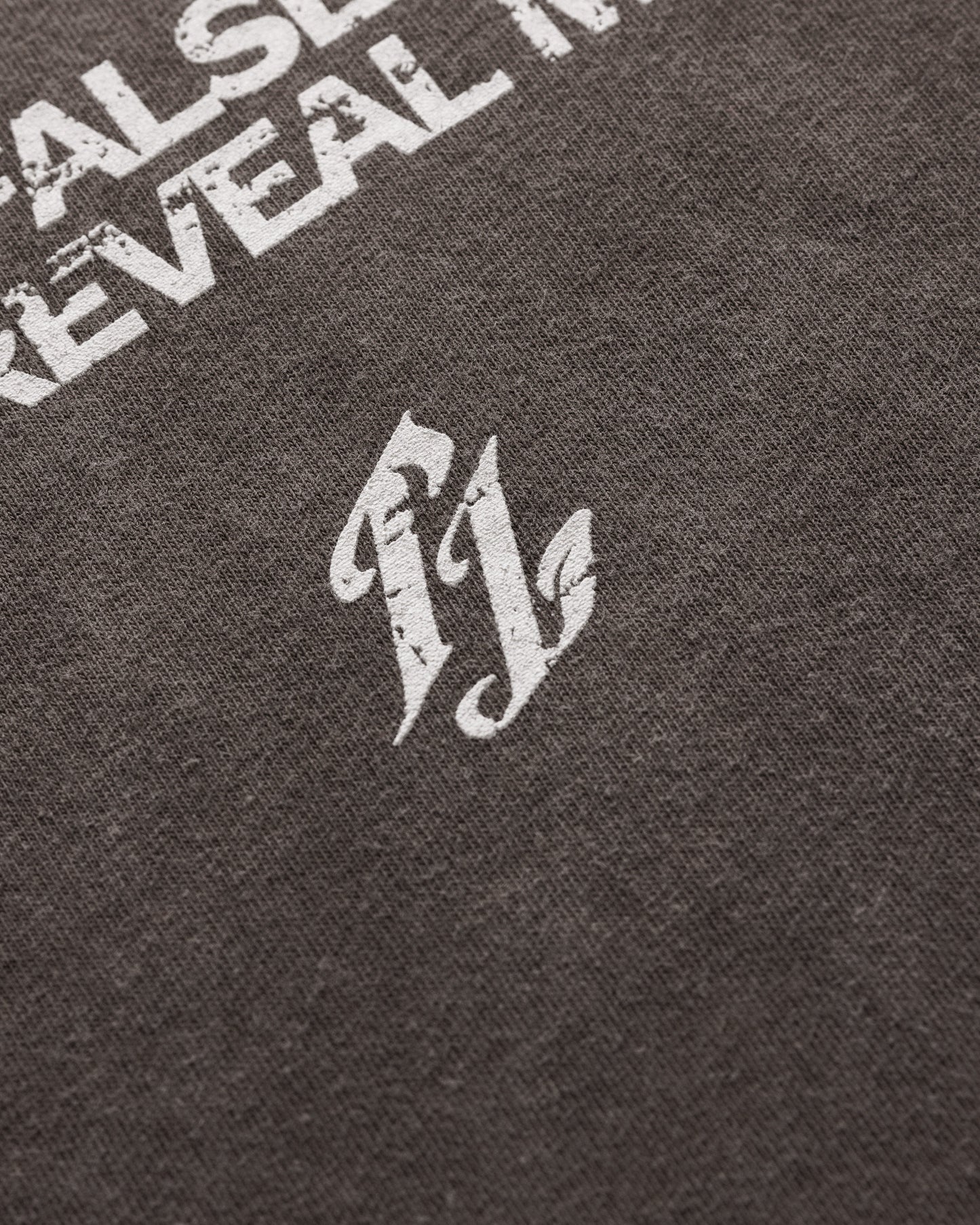 Signature T-Shirt - Truthful Lies